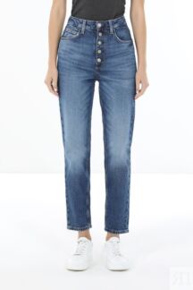 Джинсы с эффектом потертости Guess