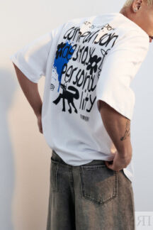 Футболка oversize с принтом в стиле граффити befree