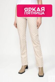 Джинсы с принтом бренда Guess