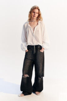 Джинсы baggy fit с рваными коленями befree